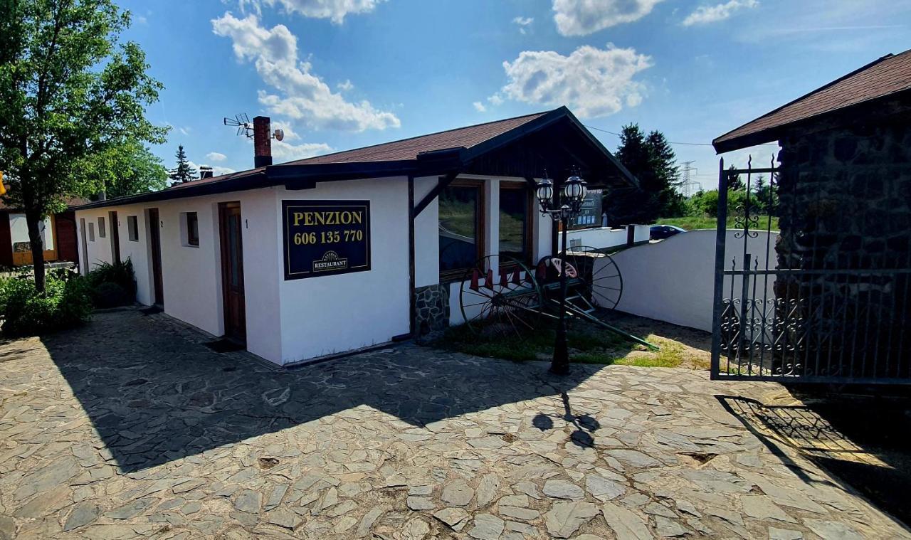 Katerina Restaurant A Penzion 罗兹瓦多夫 外观 照片